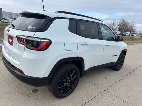 New 2026 Jeep Compass Latitude image 7
