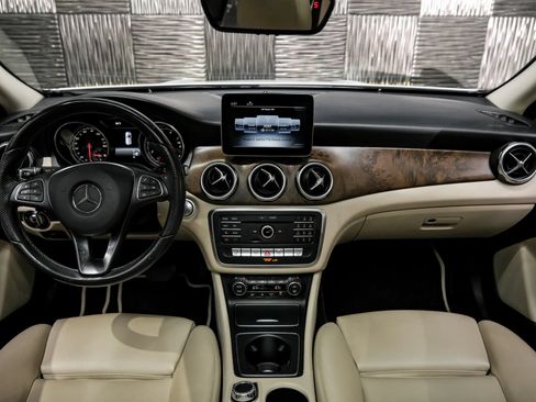 Used 2019 Mercedes-Benz GLA 250 image 12