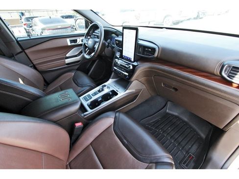 Used 2023 Ford Explorer King Ranch w/ Technology Package RWD image 30
