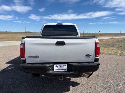Used 2006 Ford F250 XLT image 4