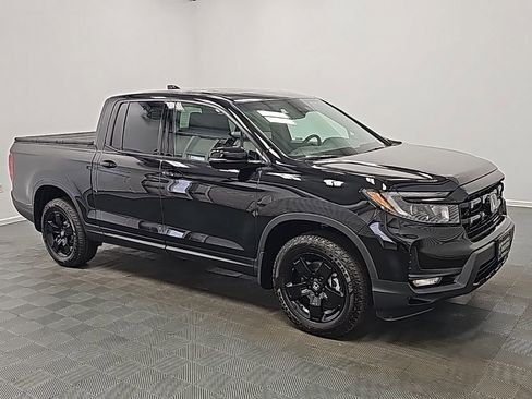 New 2026 Honda Ridgeline Black Edition image 2