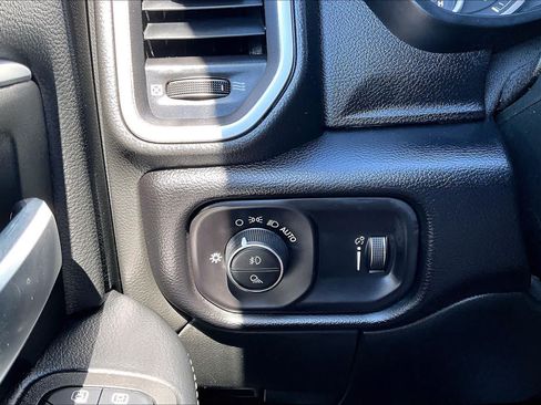 Used 2025 RAM 2500 Big Horn AWD/4WD image 33