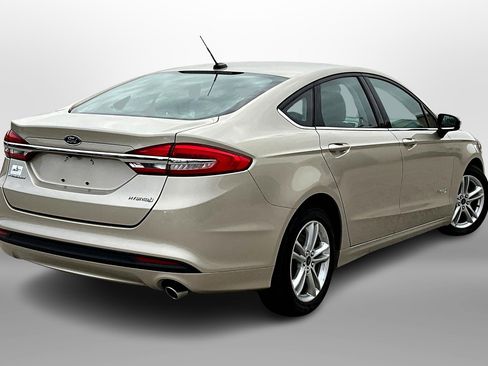 Used 2018 Ford Fusion S image 11