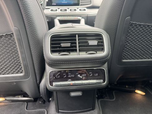 Used 2023 Mercedes-Benz GLS 580 4MATIC image 16
