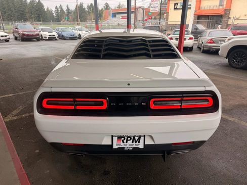 Used 2015 Dodge Challenger SXT Plus image 4