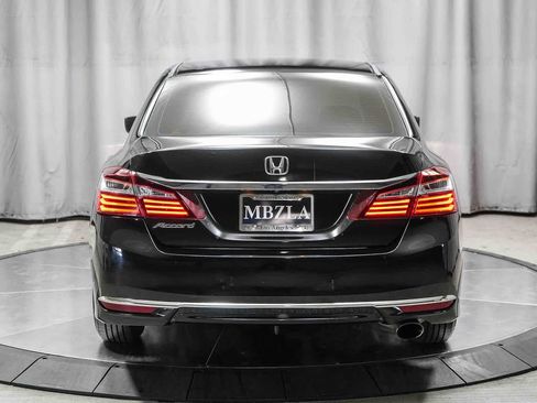 Used 2017 Honda Accord LX image 7