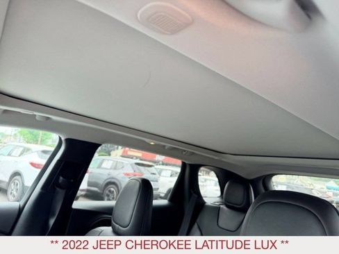 Certified 2022 Jeep Cherokee Latitude Lux w/ Sun & Sound Group AWD/4WD image 15