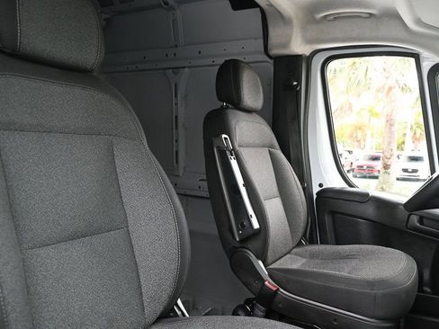Used 2025 RAM ProMaster 2500 w/ Convenience Group image 18