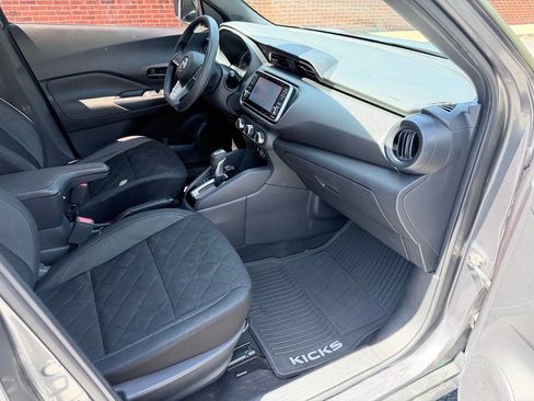 Used 2020 Nissan Kicks S FWD image 12