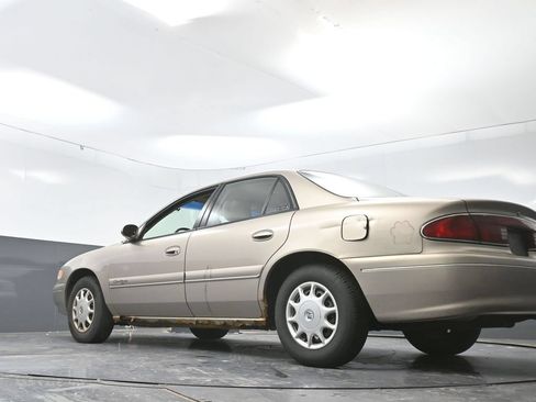 Used 2002 Buick Century Custom w/ Custom Premium Pkg FWD image 29