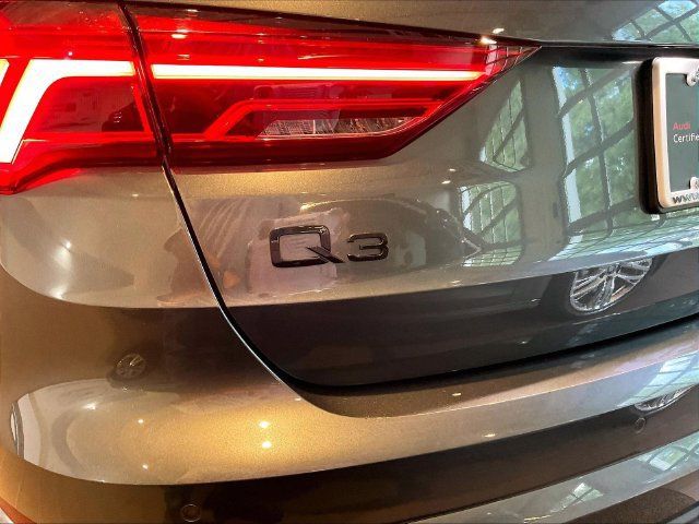 Certified 2025 Audi Q3 2.0T Premium Plus w/ Premium Plus Package AWD/4WD image 33