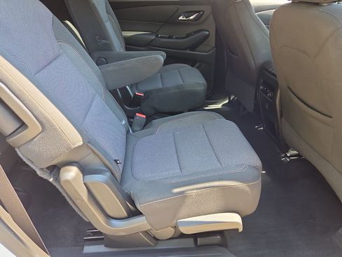 Used 2019 Chevrolet Traverse LT FWD image 18