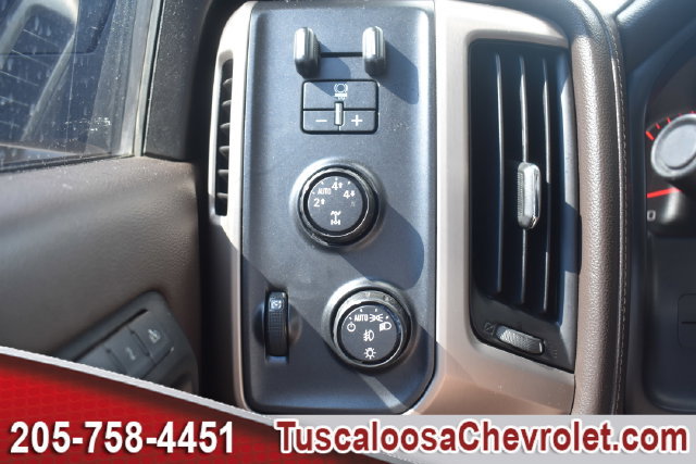 Used 2016 GMC Sierra 1500 Denali w/ Enhanced Driver Alert Package AWD/4WD image 40