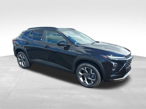 New 2026 Chevrolet Trax LT w/ LT Convenience Package FWD image 7