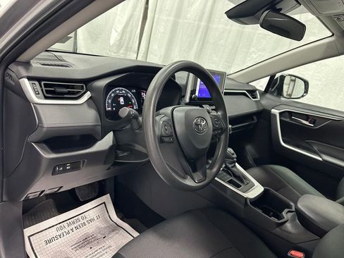 Used 2025 Toyota RAV4 XLE image 15