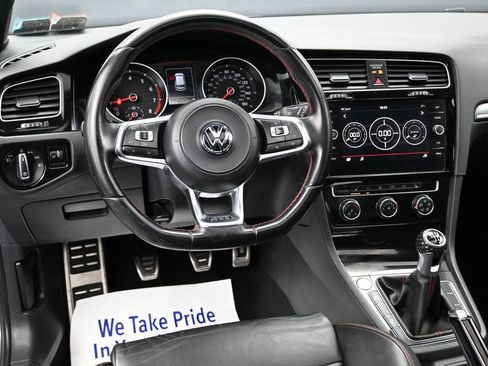 Used 2018 Volkswagen GTI SE w/ SE Leather Package image 31
