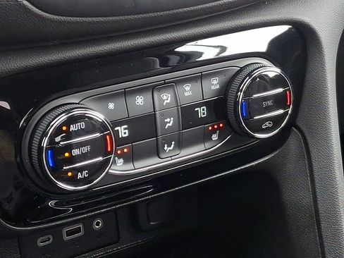 Used 2023 Buick Encore GX Select image 15