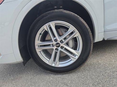 Used 2025 Audi Q5 e Premium image 29