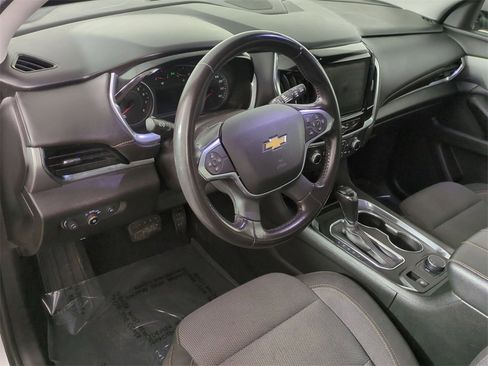 Certified 2020 Chevrolet Traverse LT image 10