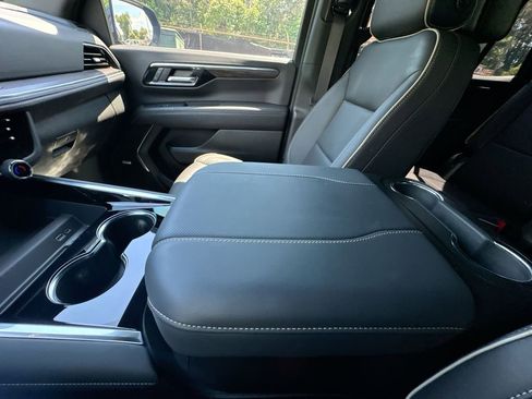 Used 2025 Chevrolet Tahoe Premier RWD image 24