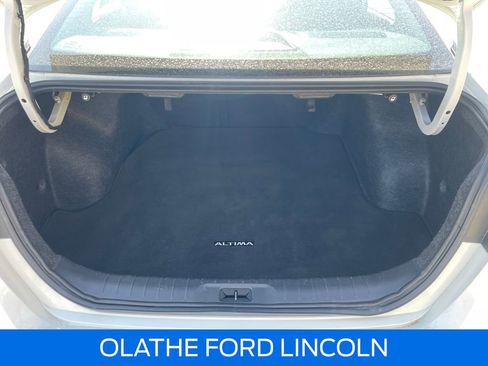 Used 2025 Nissan Altima 2.5 SV image 30