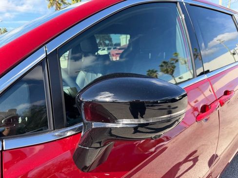 New 2026 Chrysler Pacifica Select FWD image 10