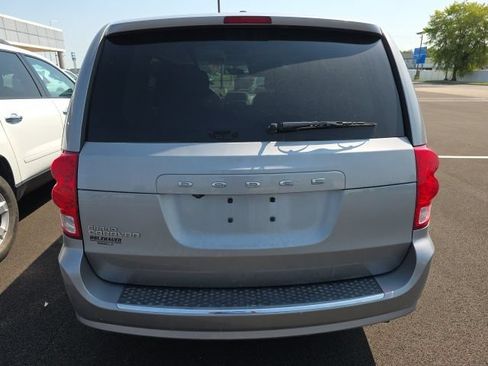 Used 2014 Dodge Grand Caravan SE w/ Quick Order Package 29E SE FWD image 3