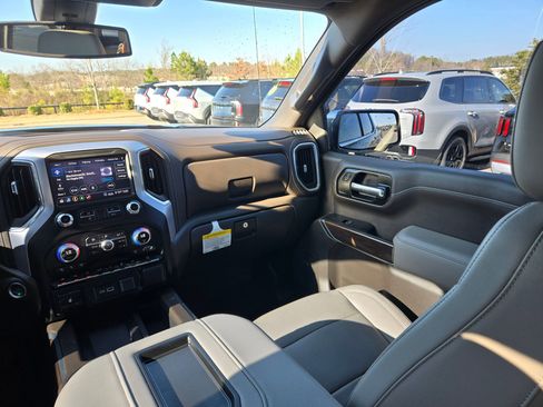 Used 2020 GMC Sierra 1500 SLT w/ SLT Premium Plus Package image 11