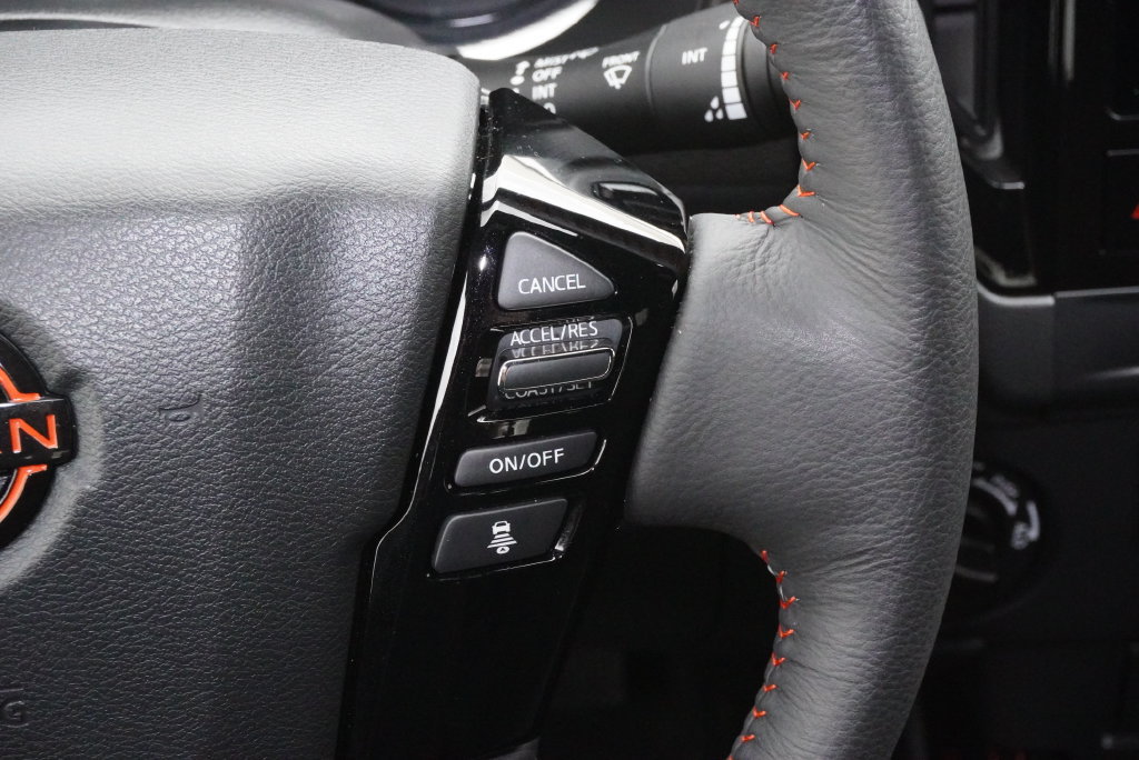 Used 2025 Nissan Frontier PRO-4X AWD/4WD image 19