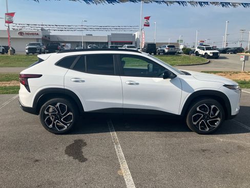 New 2026 Chevrolet Trax RS w/ Driver Confidence Package image 8