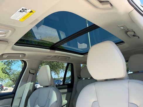 Certified 2026 Volvo XC90 T8 Ultra w/ Protection Package Premier AWD/4WD image 25