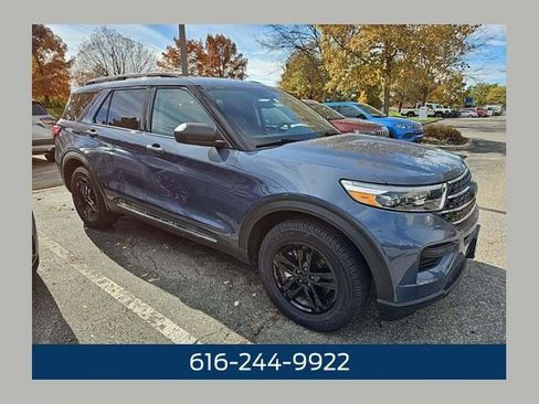 Used 2021 Ford Explorer XLT AWD/4WD image 1
