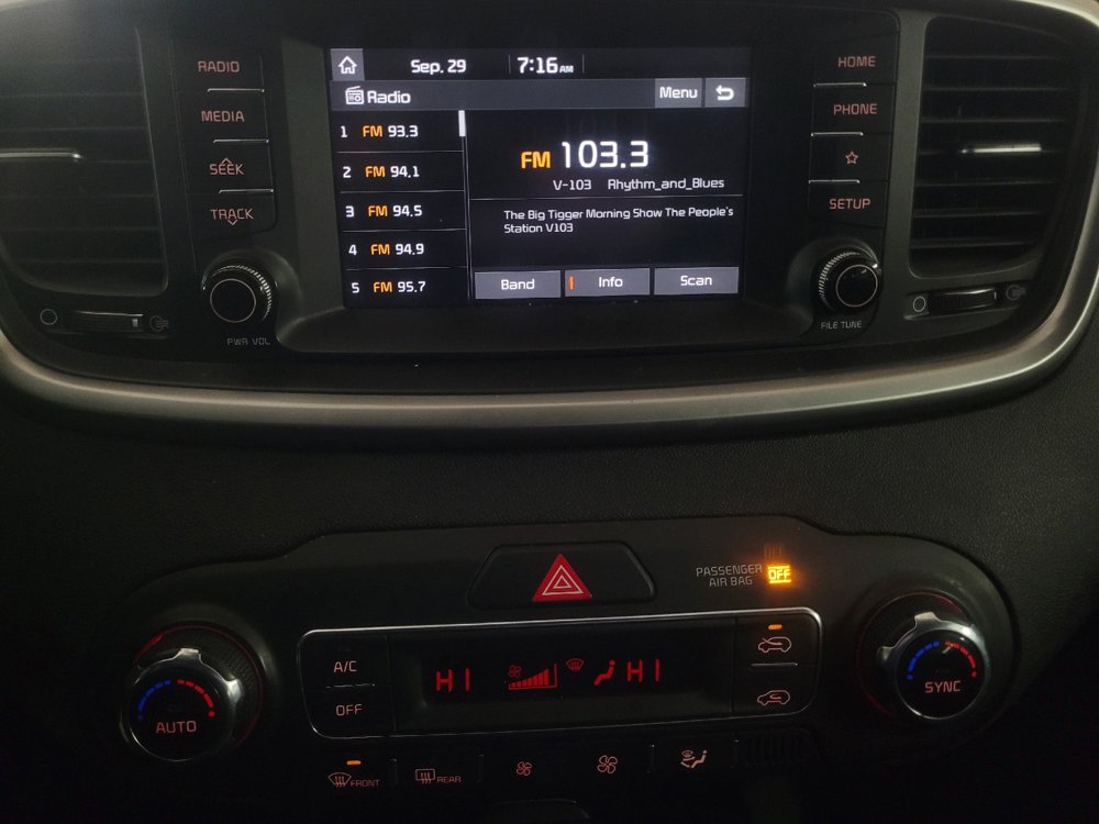 Used 2019 Kia Sorento FWD V6 image 25