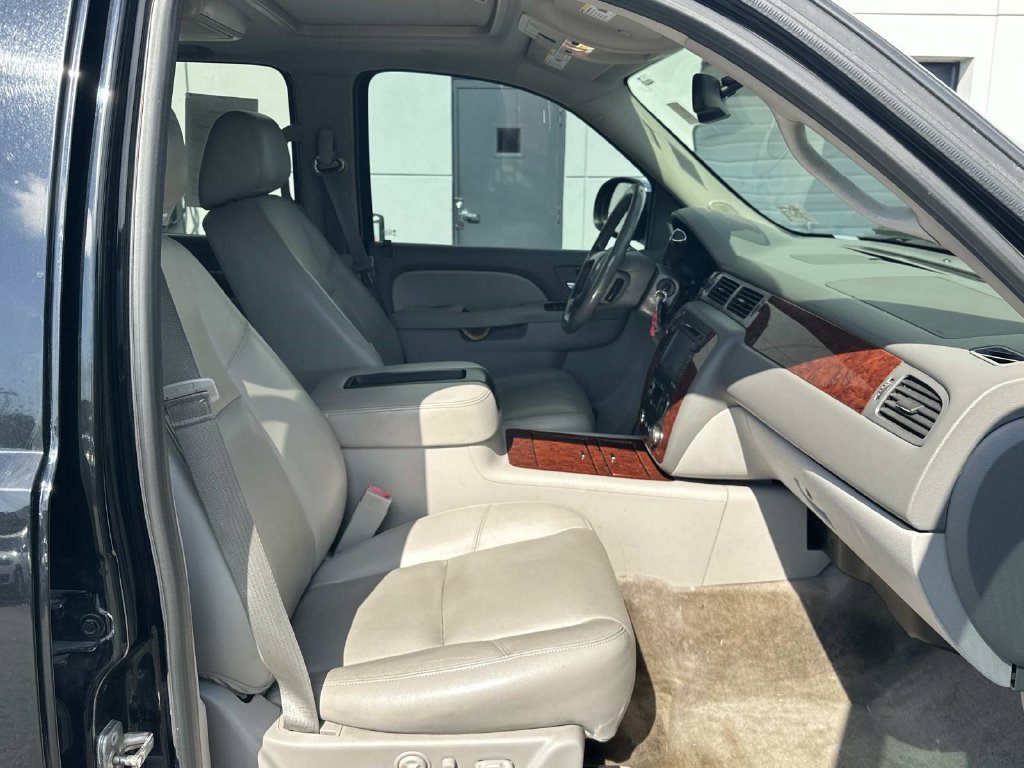Used 2014 Chevrolet Tahoe LTZ AWD/4WD image 14