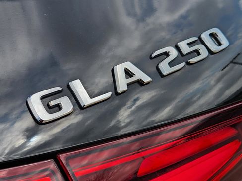 Certified 2025 Mercedes-Benz GLA 250 4MATIC image 30