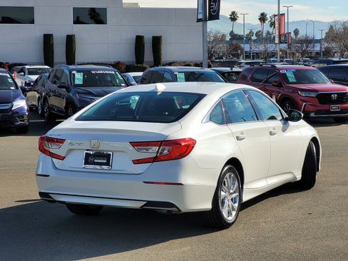 Used 2018 Honda Accord LX image 5