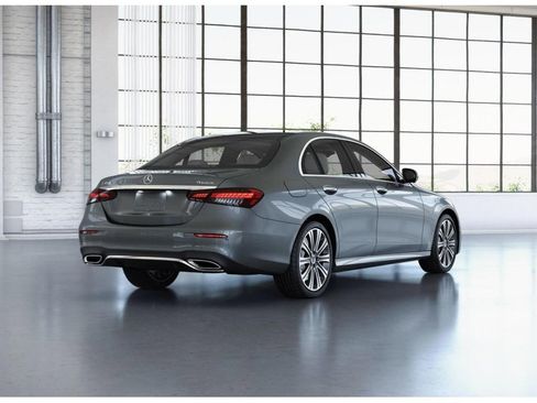 Used 2023 Mercedes-Benz E 450 4MATIC Sedan image 23