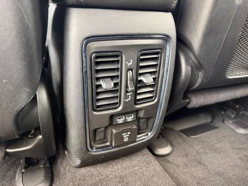 Used 2022 Jeep Grand Cherokee Limited AWD/4WD image 38