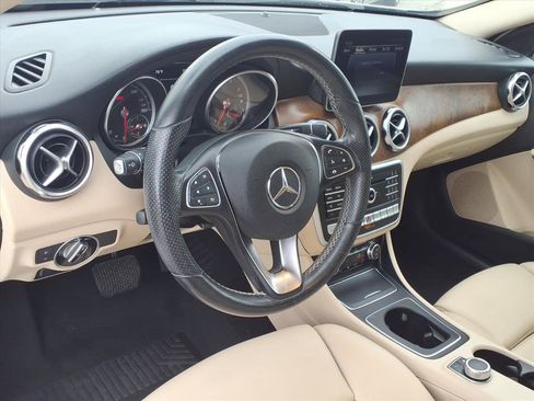 Used 2019 Mercedes-Benz GLA 250 4MATIC image 14
