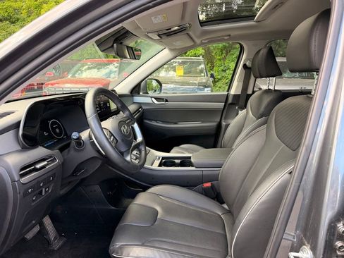 Used 2023 Hyundai Palisade SEL w/ Winter Package AWD/4WD image 12