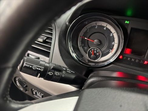 Used 2017 Dodge Grand Caravan GT image 22