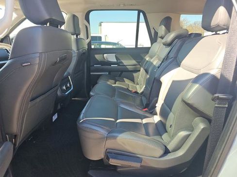 Used 2025 Ford Expedition Max Active image 9