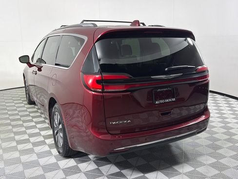 Used 2021 Chrysler Pacifica Touring-L FWD image 7