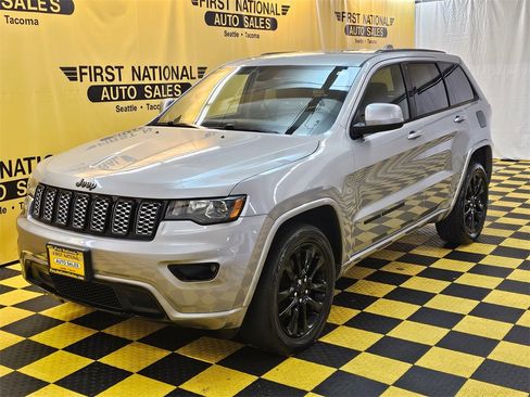 Used 2018 Jeep Grand Cherokee Altitude image 7