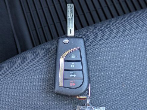 Used 2022 Toyota Corolla LE image 26