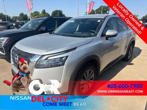 Used 2025 Nissan Pathfinder SV AWD/4WD image 1