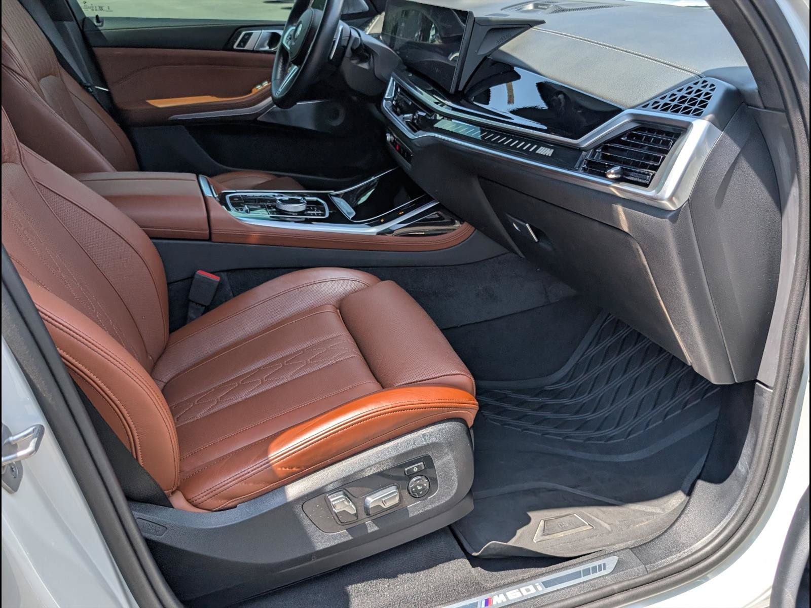 Used 2025 BMW X7 M60i AWD/4WD image 19