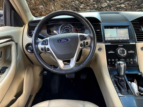 Used 2018 Ford Taurus Limited image 5