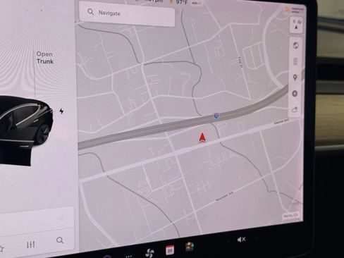 Used 2018 Tesla Model 3 Mid Range RWD image 11