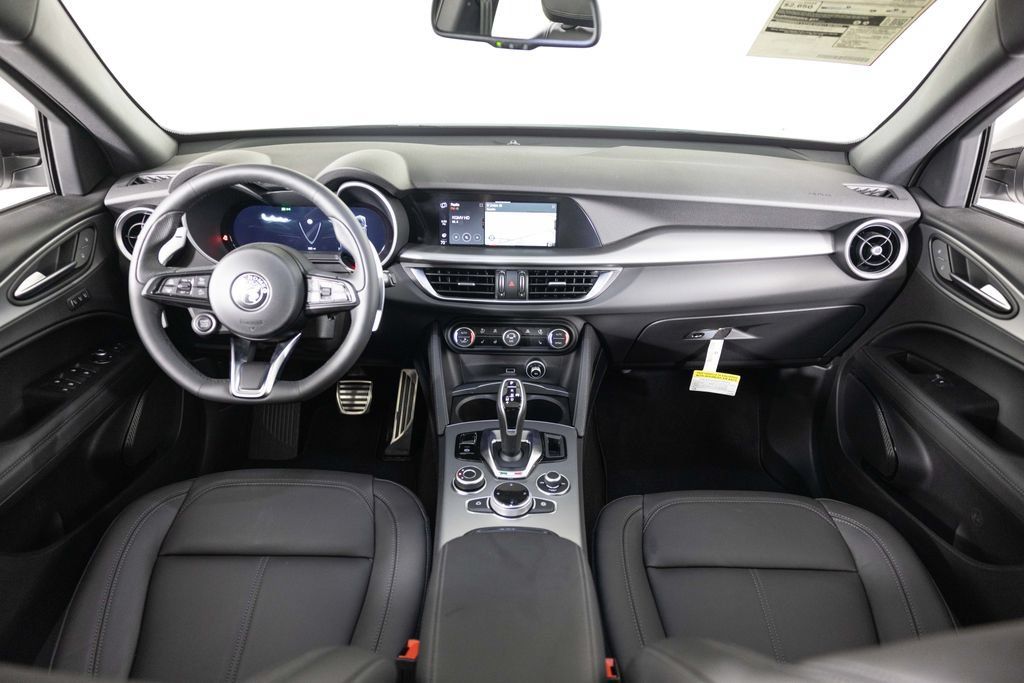 New 2025 Alfa Romeo Stelvio Sprint w/ Convenience Package AWD/4WD image 22